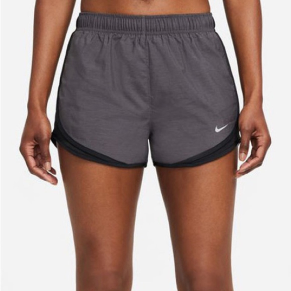 Nike Tempo Shorts Women’s Size Small in Grey